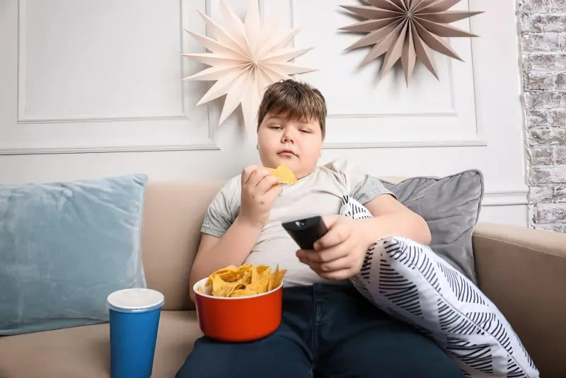 Дитяче ожиріння: як впливає на здоров'я та як його уникнути 13