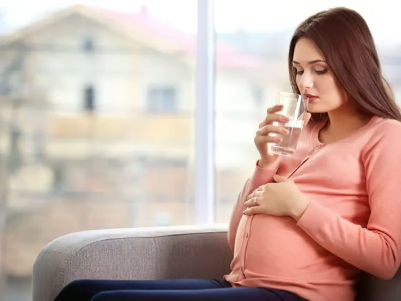 Скільки можна пити води в день під час вагітності 2