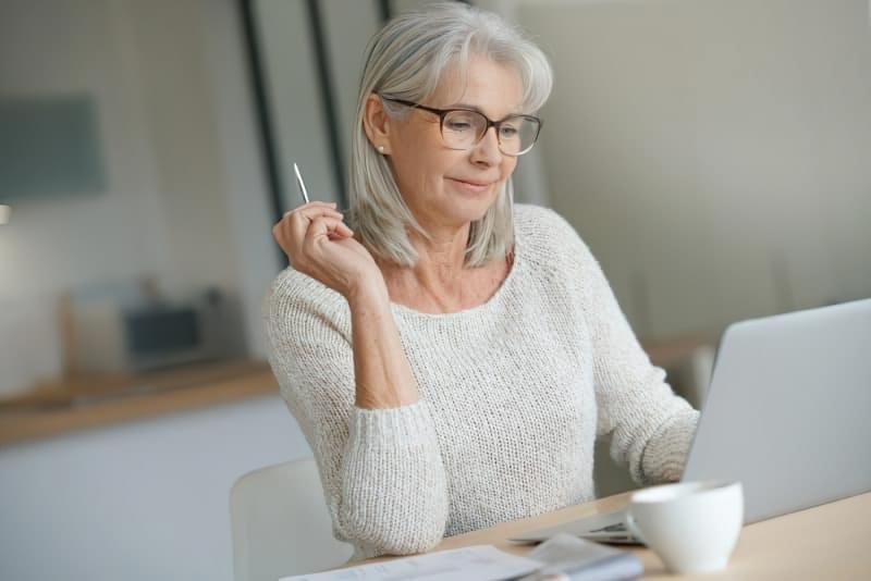 Деменція: як розпізнати, допомогти і доглядати за хворим 31